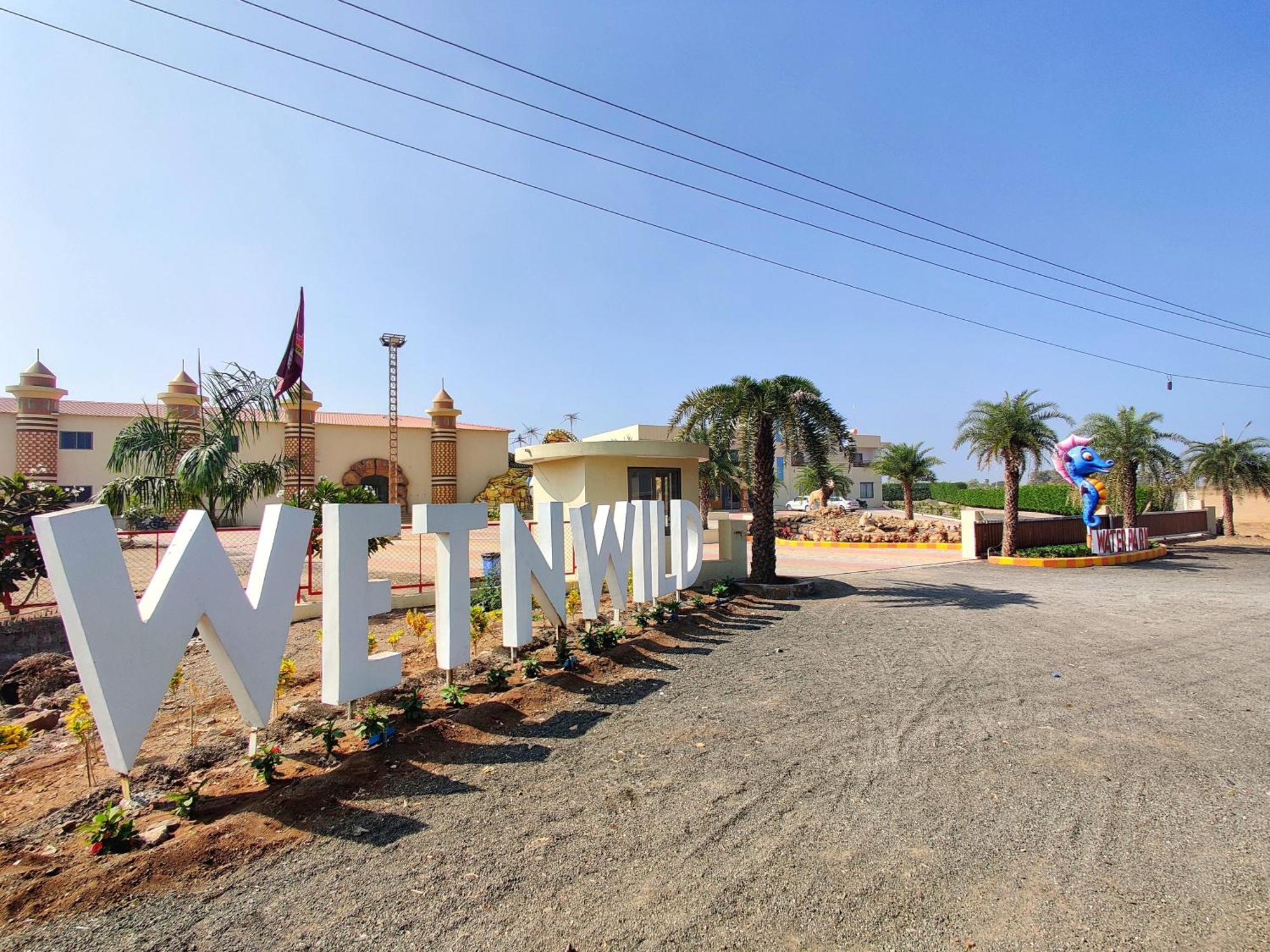 Wet N Wild Water Park & Resort Mendarda Exterior photo
